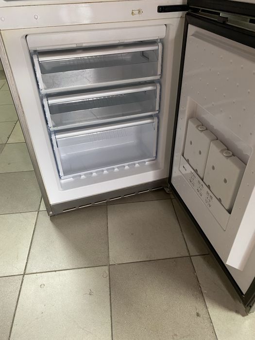 Двухкамерный холодильник BOSCH NoFrost FD8802