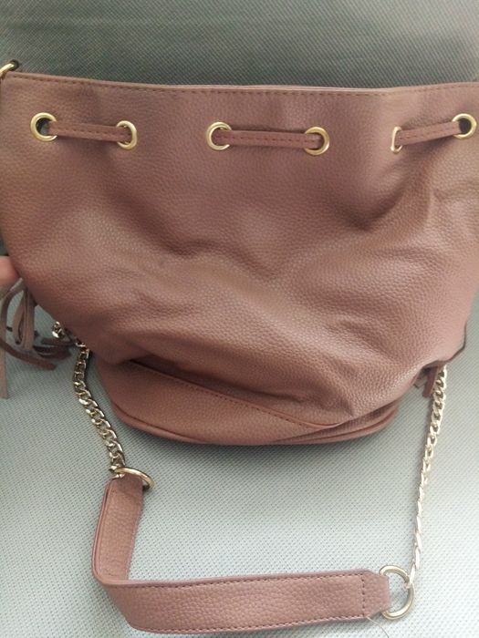 Sprzedam Torebke w bardzo dobrym Stanie