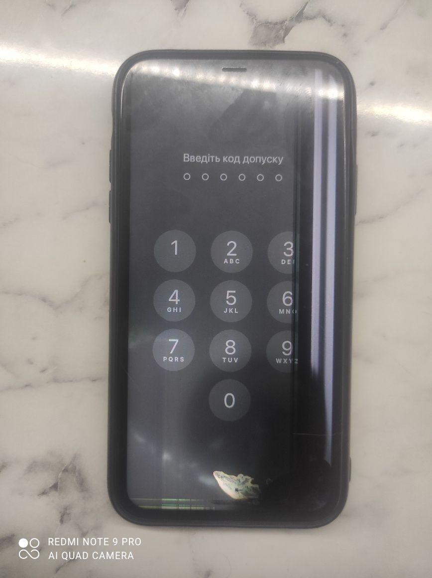 Iphone 11 на 64 gb iCloud на паролі