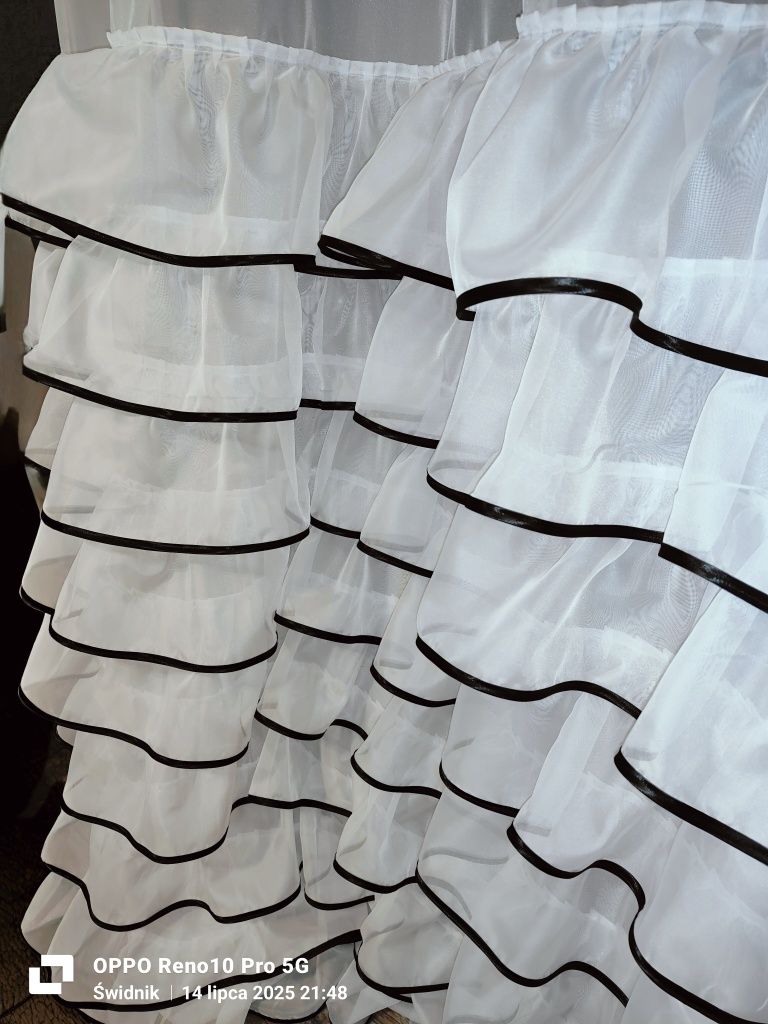 Firana 140cm x 250cm z 10 falbanami