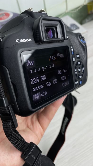 Фотоапарат Canon 1200D + 50 mm 1/8