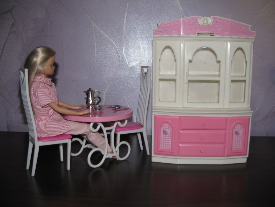 Salon Mebelki na baterie i akcesoria dla Barbie