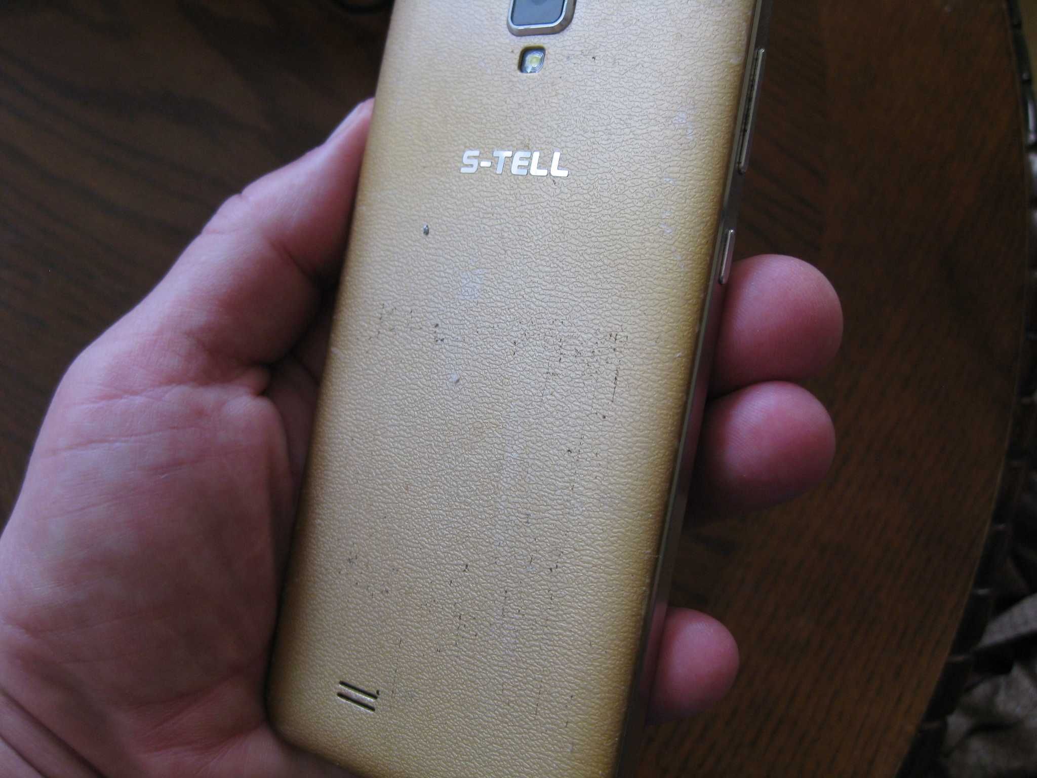 Смартфон S-TELL C555