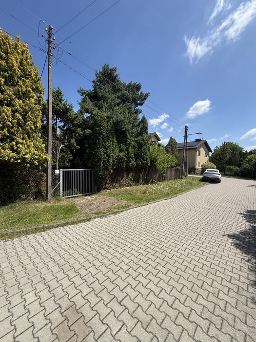 Mały dom na działce 306 m2. Włochy/Okęcie