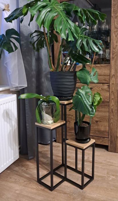 Metalowy kwietnik loftowy Munir – stojak na kwiaty w kolorze craft