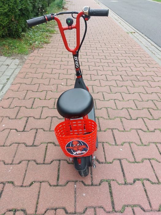 Hulajnoga elektryczna dla dziecka