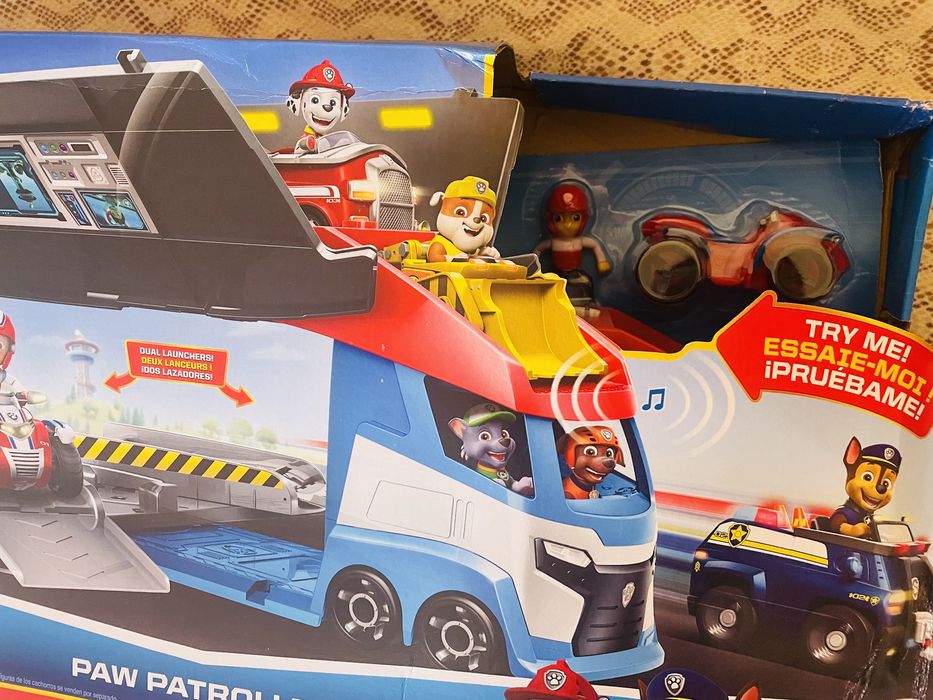 Кабріолет Барбі на дистанційному управлінні Hot Wheels RC Barbie