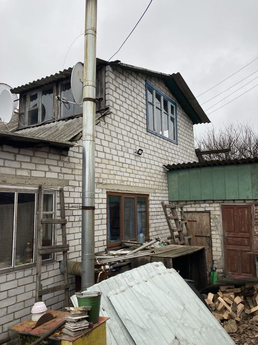 Продам дом в центрі селища Цвіткове