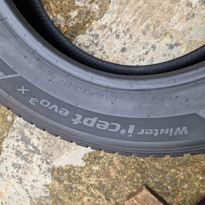 Зимові шини, резина 235 60 R18 Hankook 4шт.