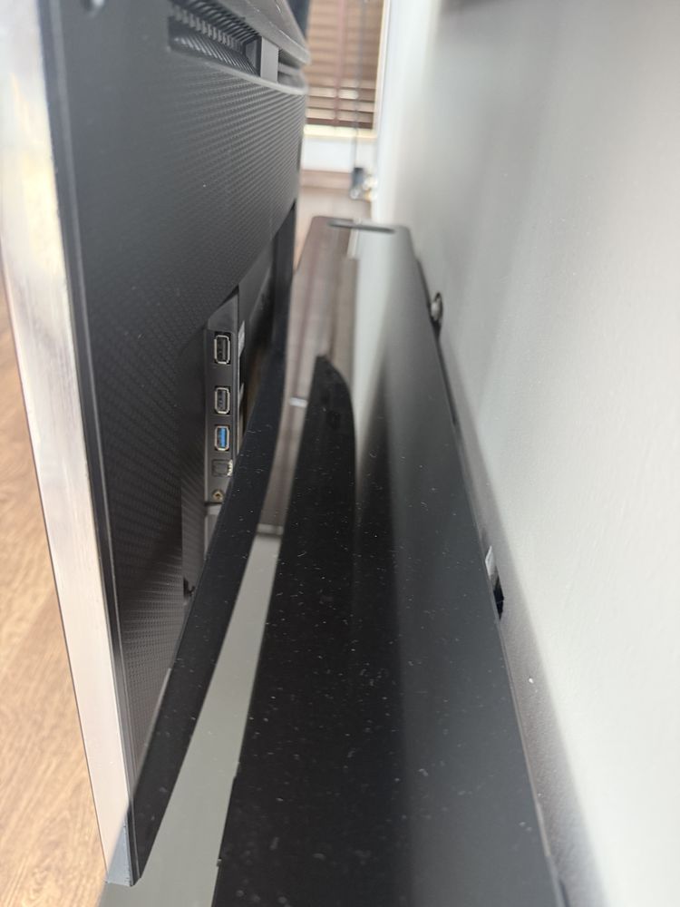 Telewizor Samsung model UE48H8000ST