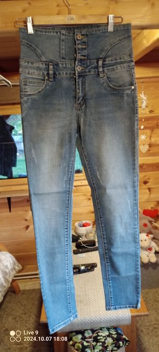 Jeansy damskie z wysokim stanem rozm.38