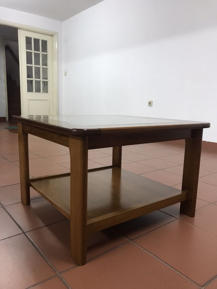 Mesa de centro em madeira