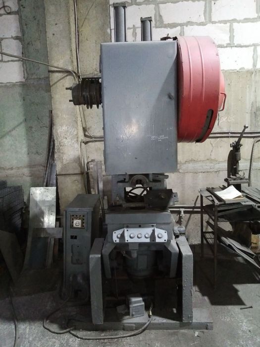 Прес кривошипний КД2124