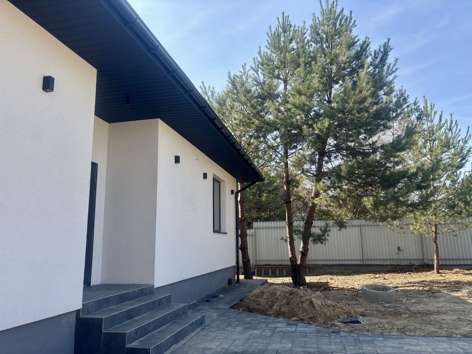 Продам будинок з ремонтом та бомбосховищем з виходом до лісу