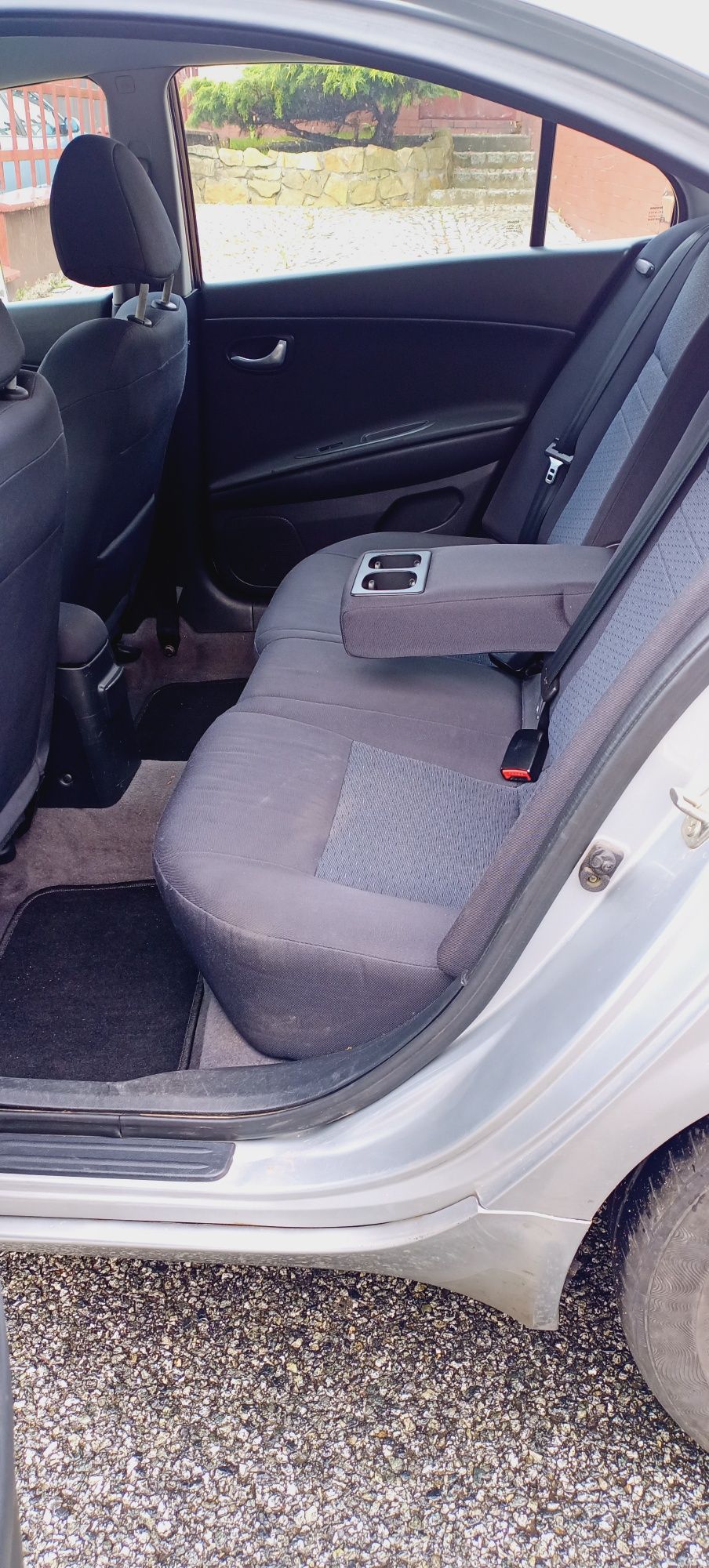 Nissan Primera , kamera ,klima 1,8 benz. Niski prezebieg.