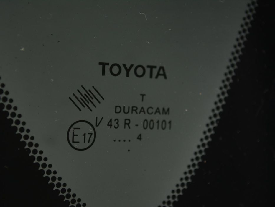 Скло в кузов заднє праве TOYOTA VERSO WAR20 2012-2018 62710-0F040