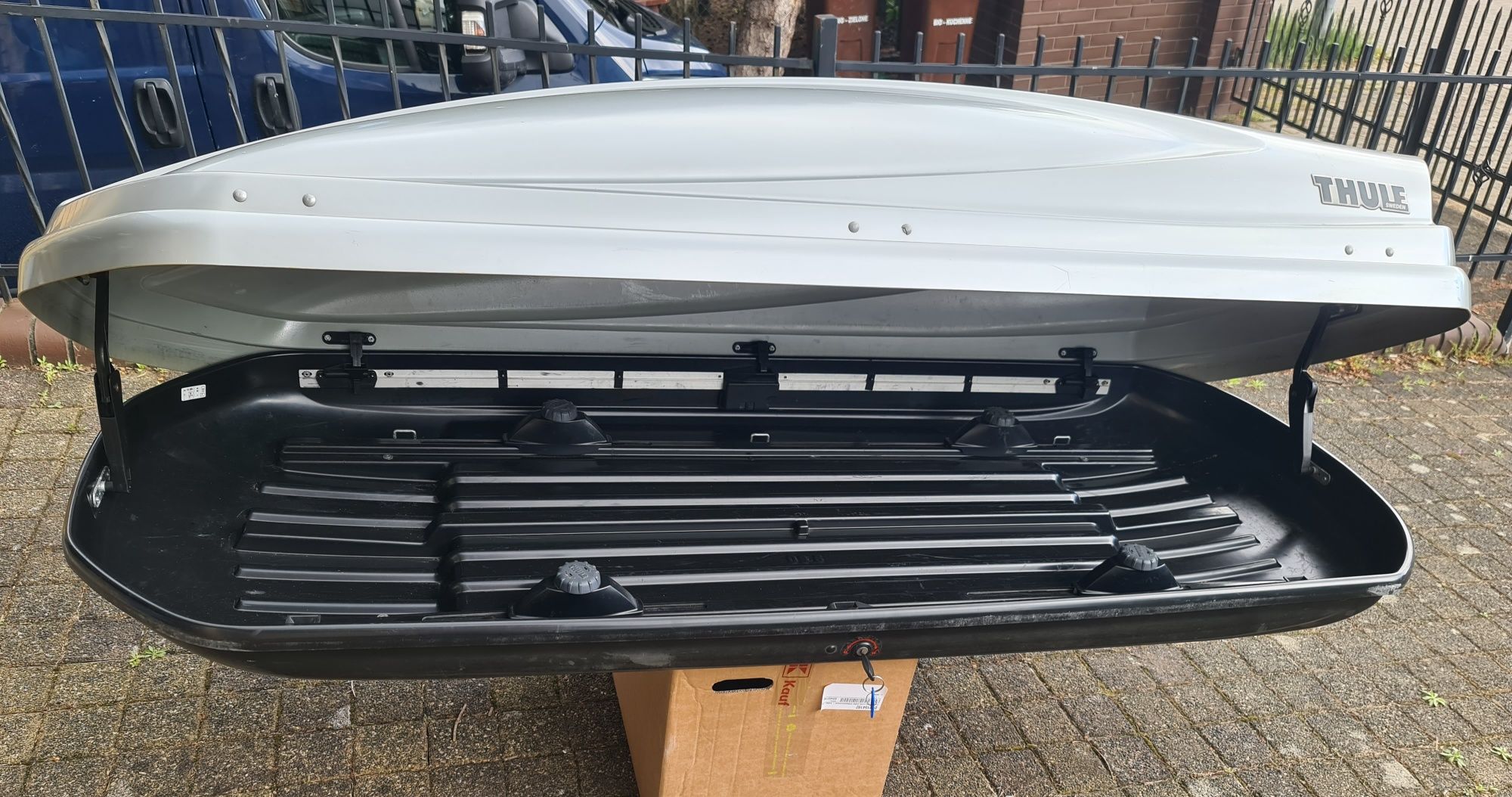 Box dachowy thule atlantis 780