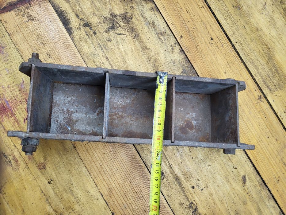 Форма дня изготовления плитки