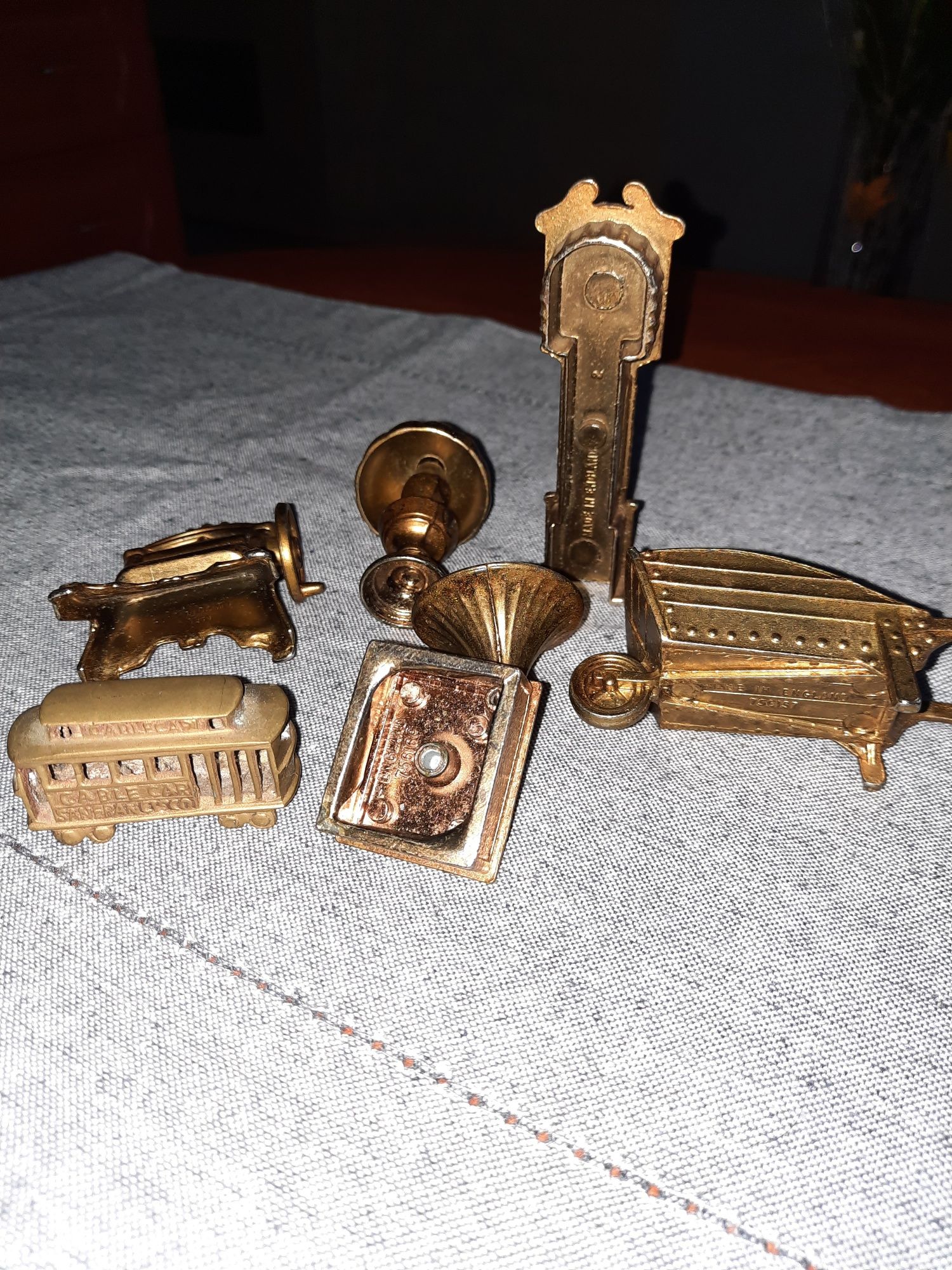 Miniatury mosiężne Zegar Gramofon Tramwaj Lampa itp/Made in England