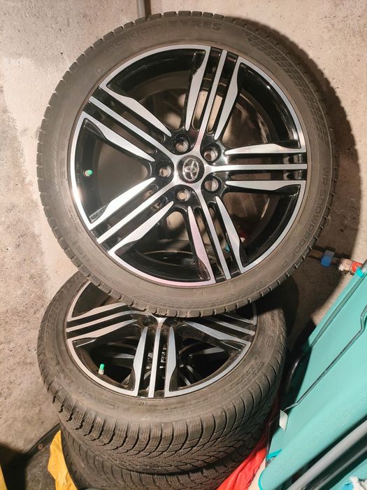 Koła zimowe Toyota CHR opony Nokian 225/45 R19 jak nowe