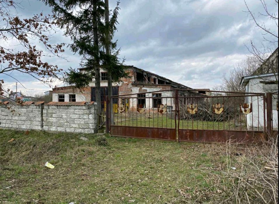 Продаж виробничо-складського приміщення в смт. Гніздичів