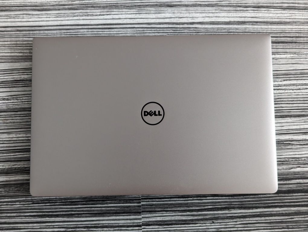 Dell XPS 15 9560 i7-7700HQ 16GB/512GB GTX 1050 4K Touchscreen