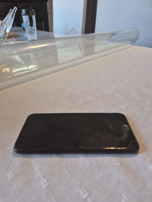 Iphone SE 2022 w pełni sprawny