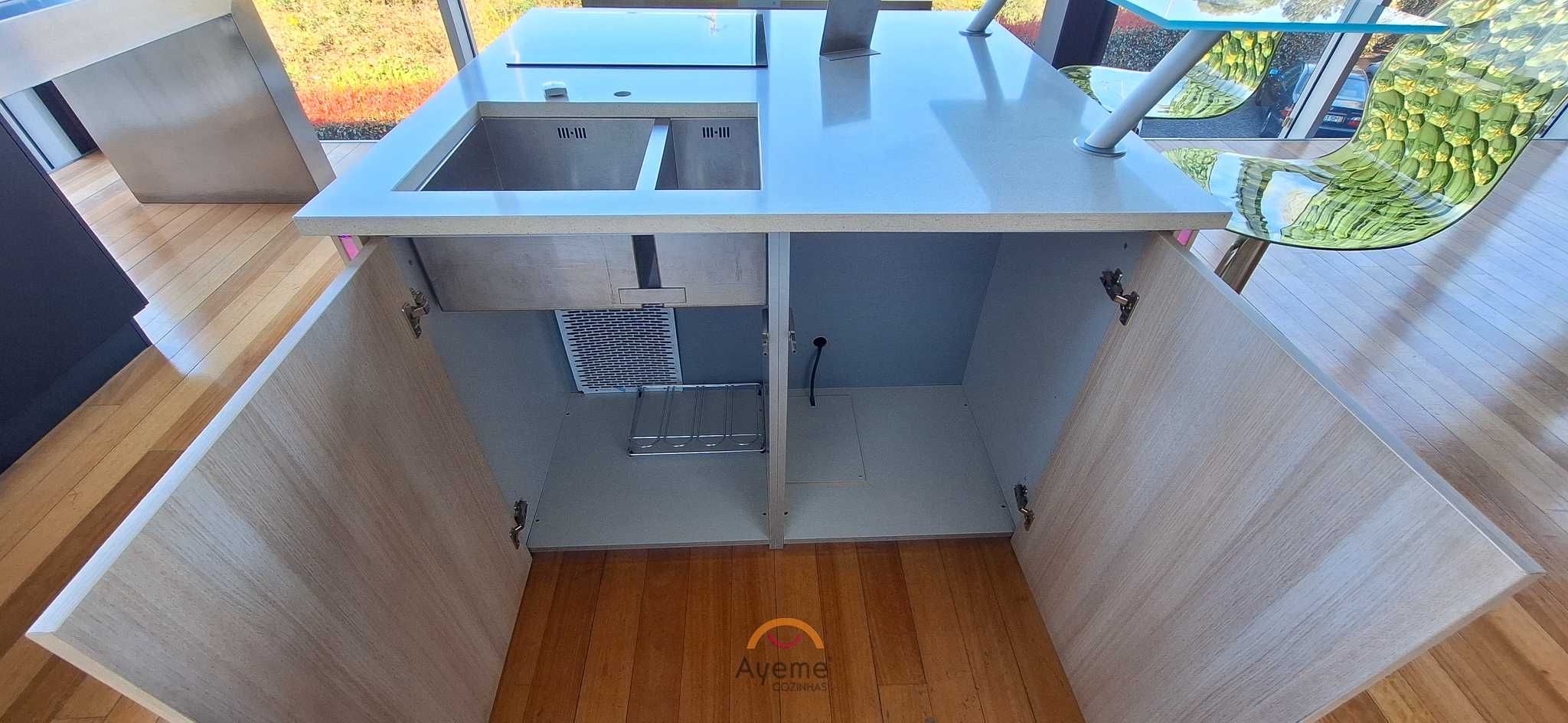Cozinha completa (modelo de showroom)