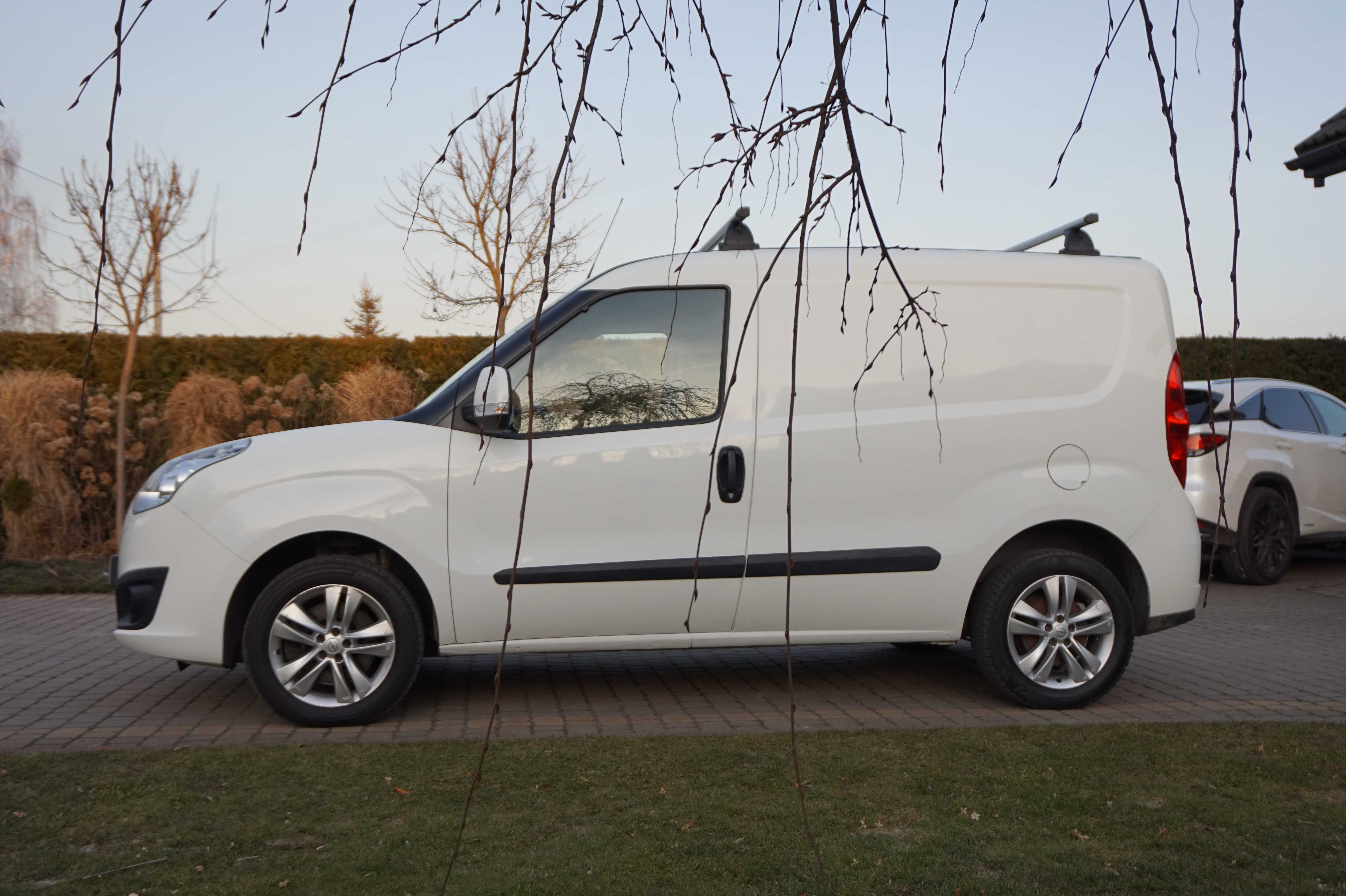 Opel Combo 1.4 Benzyna 95KM Klima G.fotele DRL Tempomat FV23% Doblo