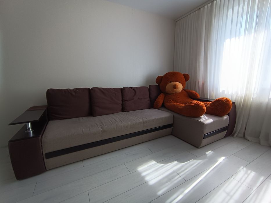 Кутовий диван, великий розмір