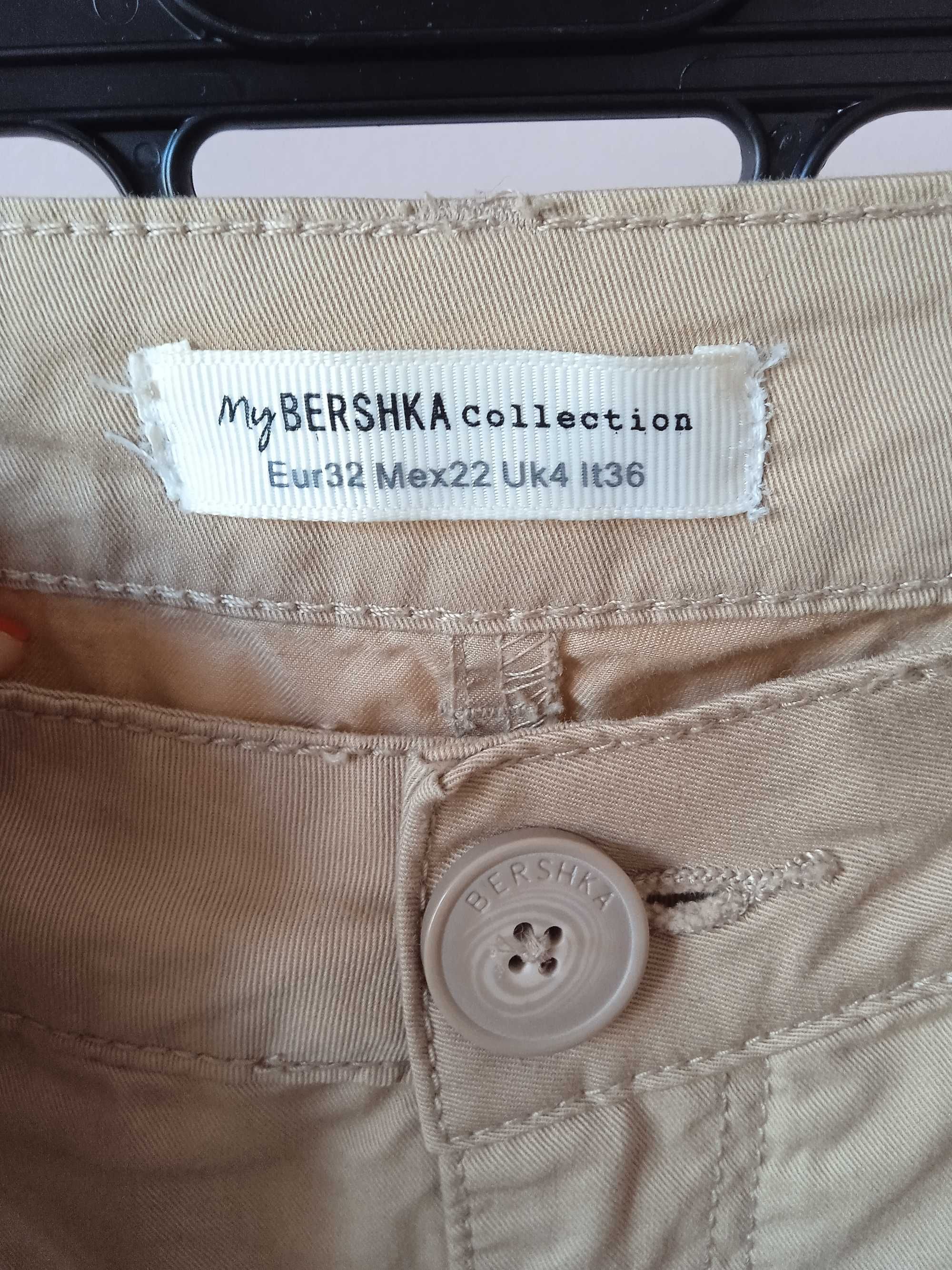 Calças modelo chino Bershka