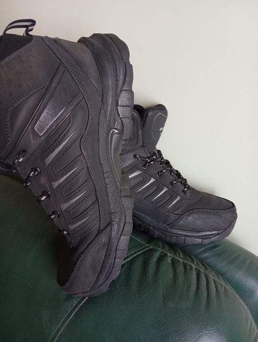 Кросівки Бона , відмінний стан,утеплені р.41, 27см