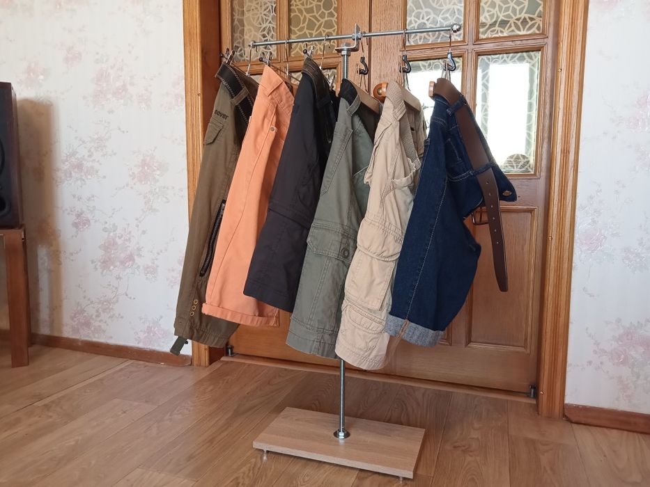 Стійка тримач для одягу рейл вішак корнер