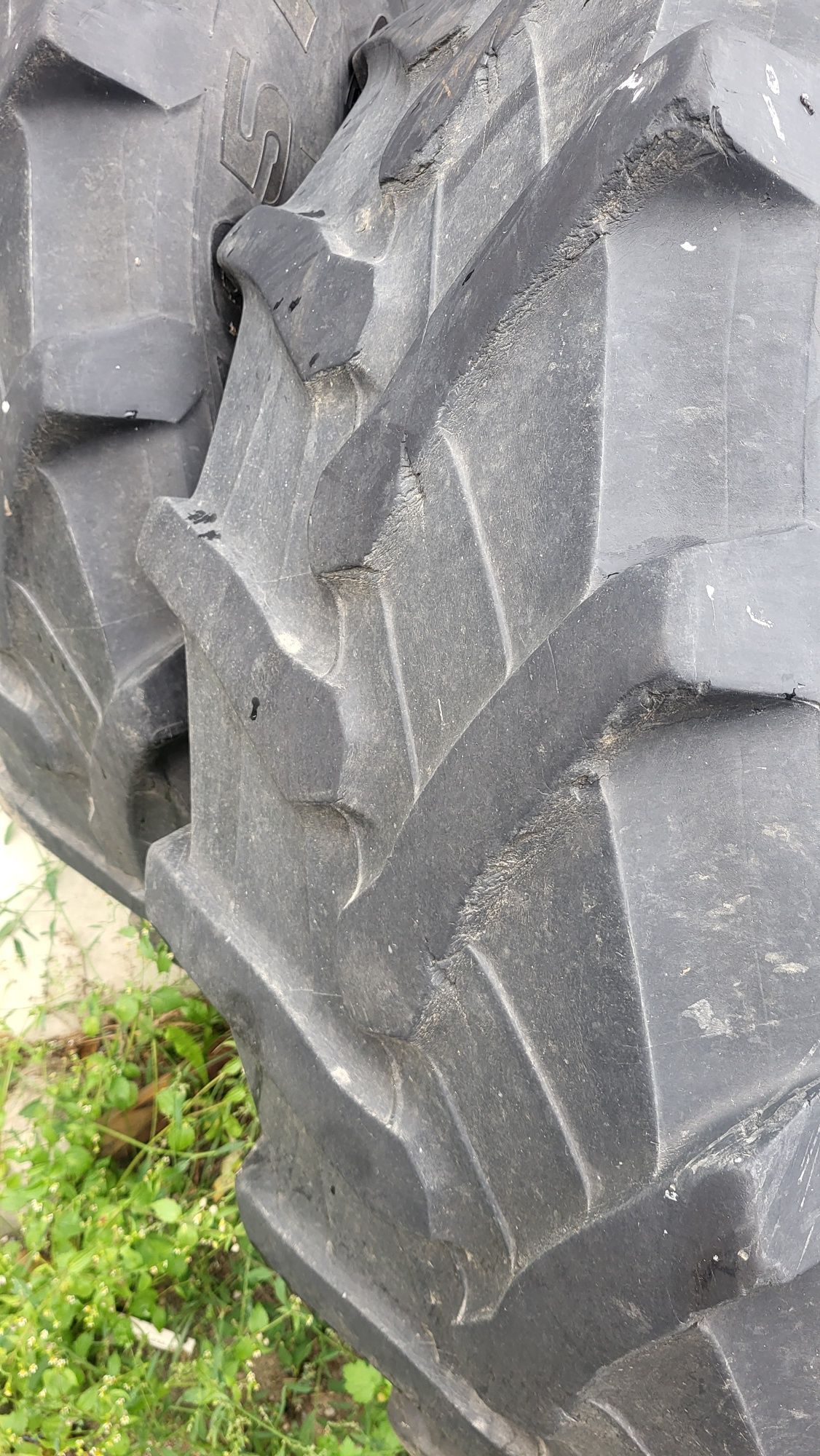 Opony PIRELLI 460/85r38 18.4r38