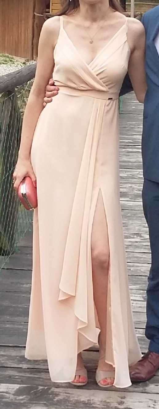 Elegancka sukienka długa rozm. 34 kolor łososiowy z rozcięciem