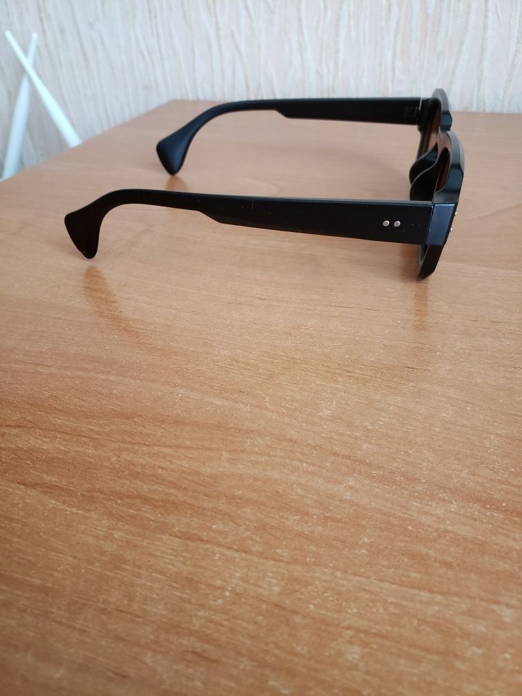 Солнцезащитные очки новая модель