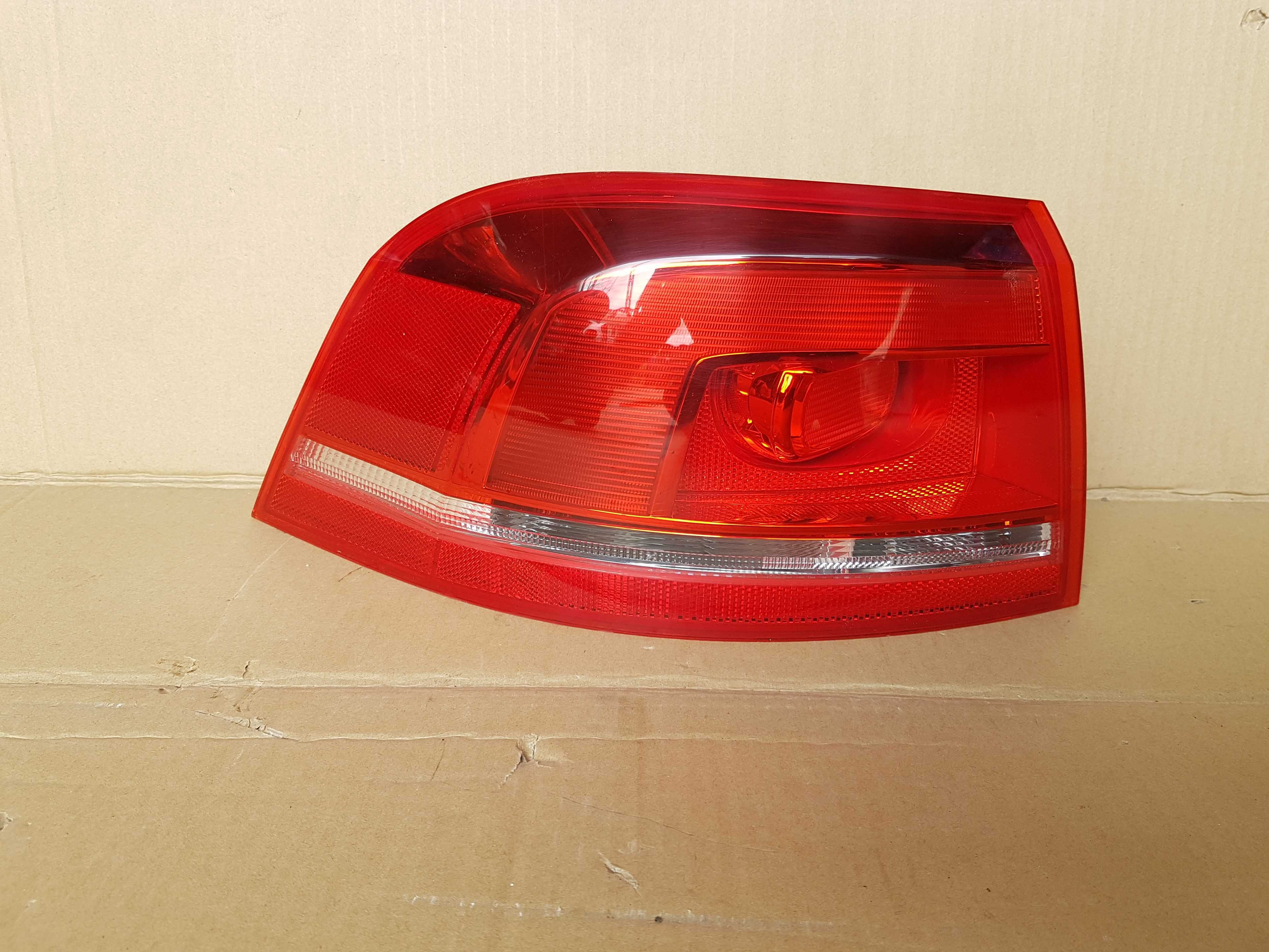 VW PASSAT B7 Kombi lampa tylna lewa w błotnik oryginał 10-14