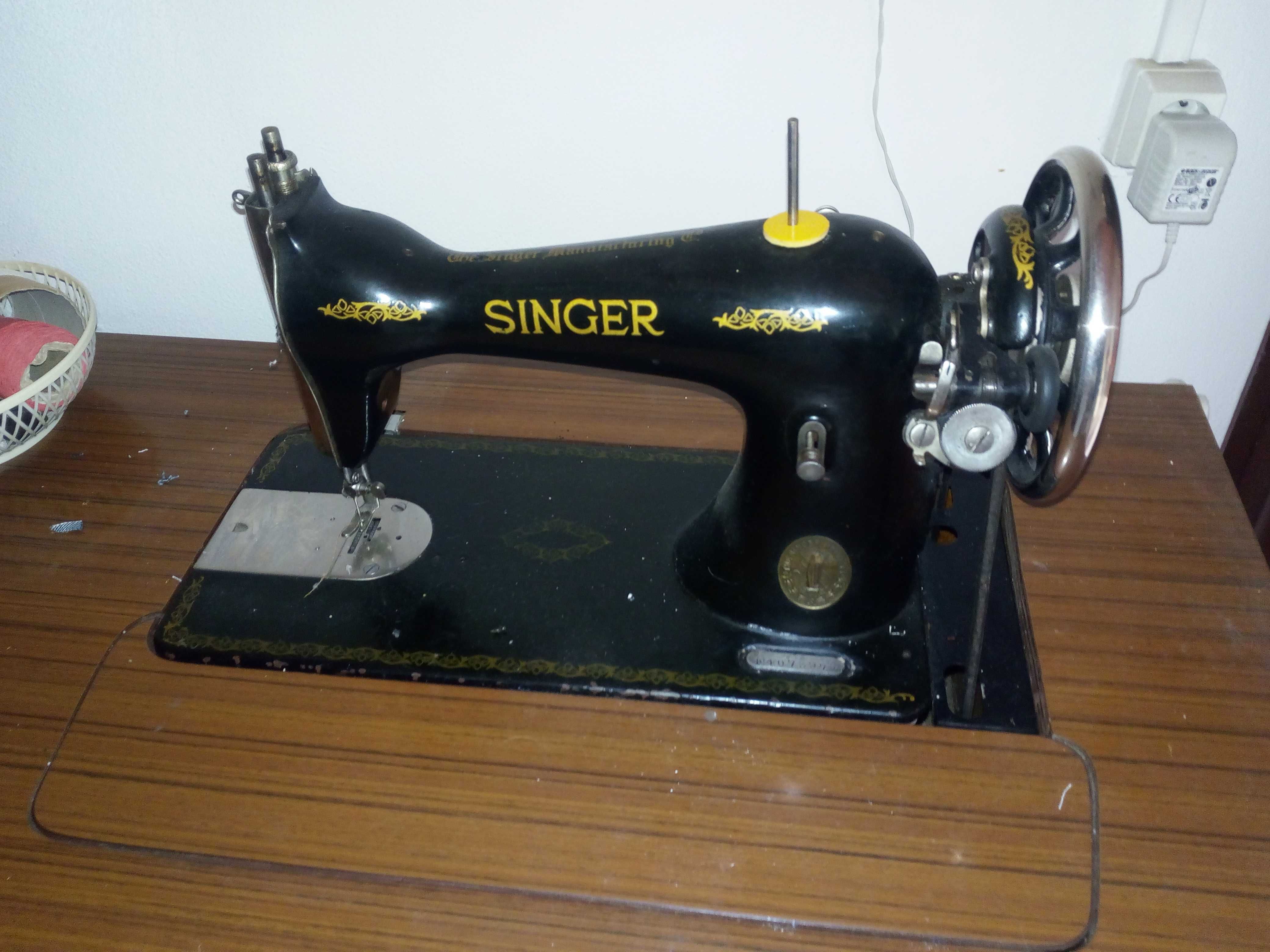 Máquina de costura Singer
