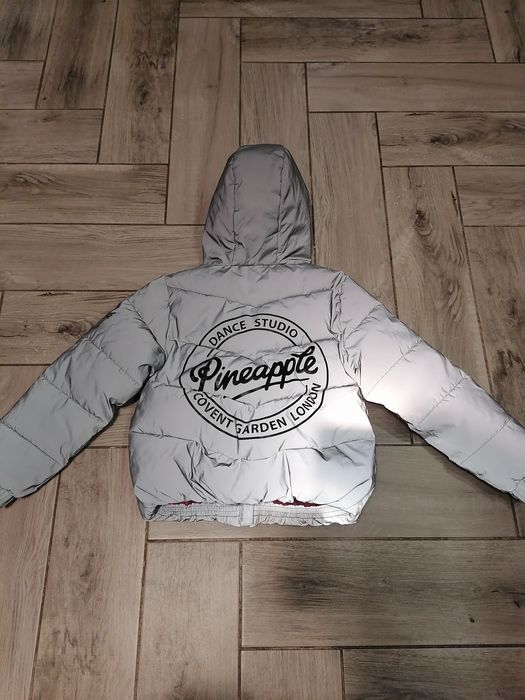 Чудова світовідбиваі  куртка на дівчинку.