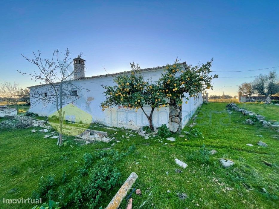 Quinta ruína em Redondo