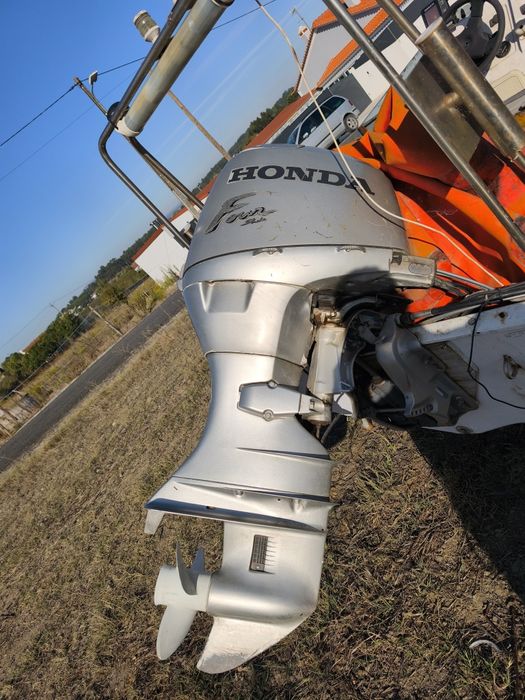 Barco motor fora de borda