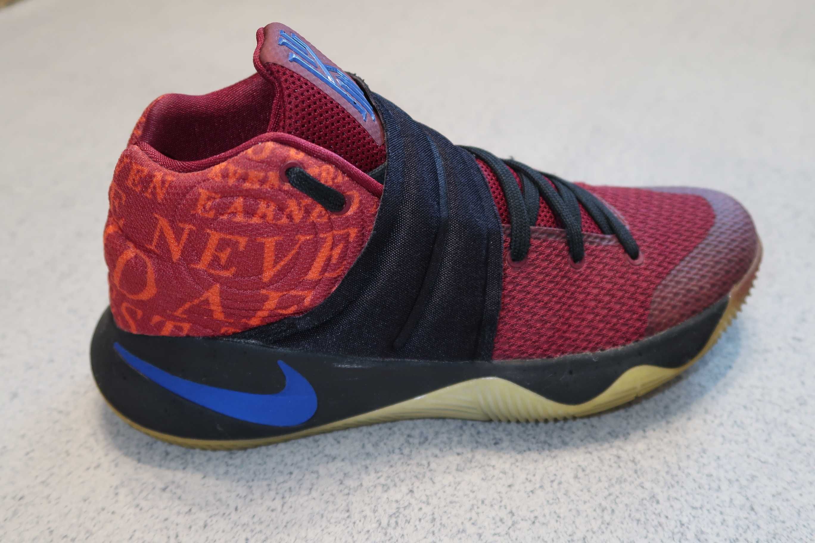 Баскетбольные кроссовки Nike Kyrie 2 - 43 размер