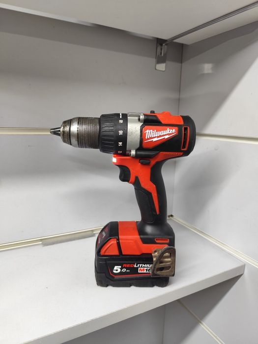 Milwaukee M18 BLDD2 безщітковий акумуляторний шуруповерт Мілвоке ориг