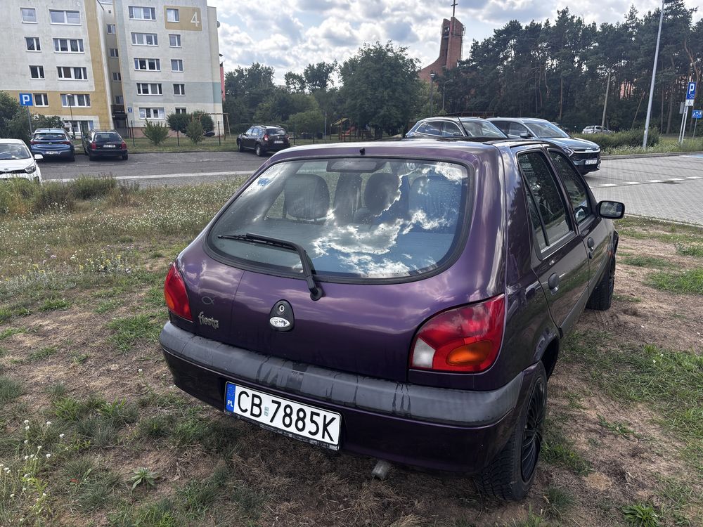 Ford Fiesta MK4 LIFT 2000 1,3 60KM benzyna śliwkowy