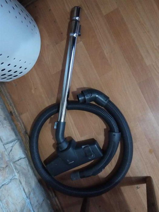 Пилосос філіпс..