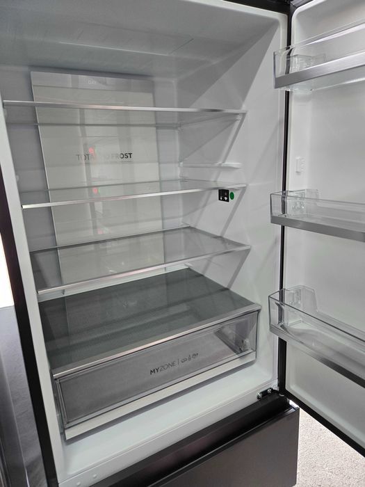 JANKI, ul. Wspólna 6 Lodówka Haier HTR5719ENPT