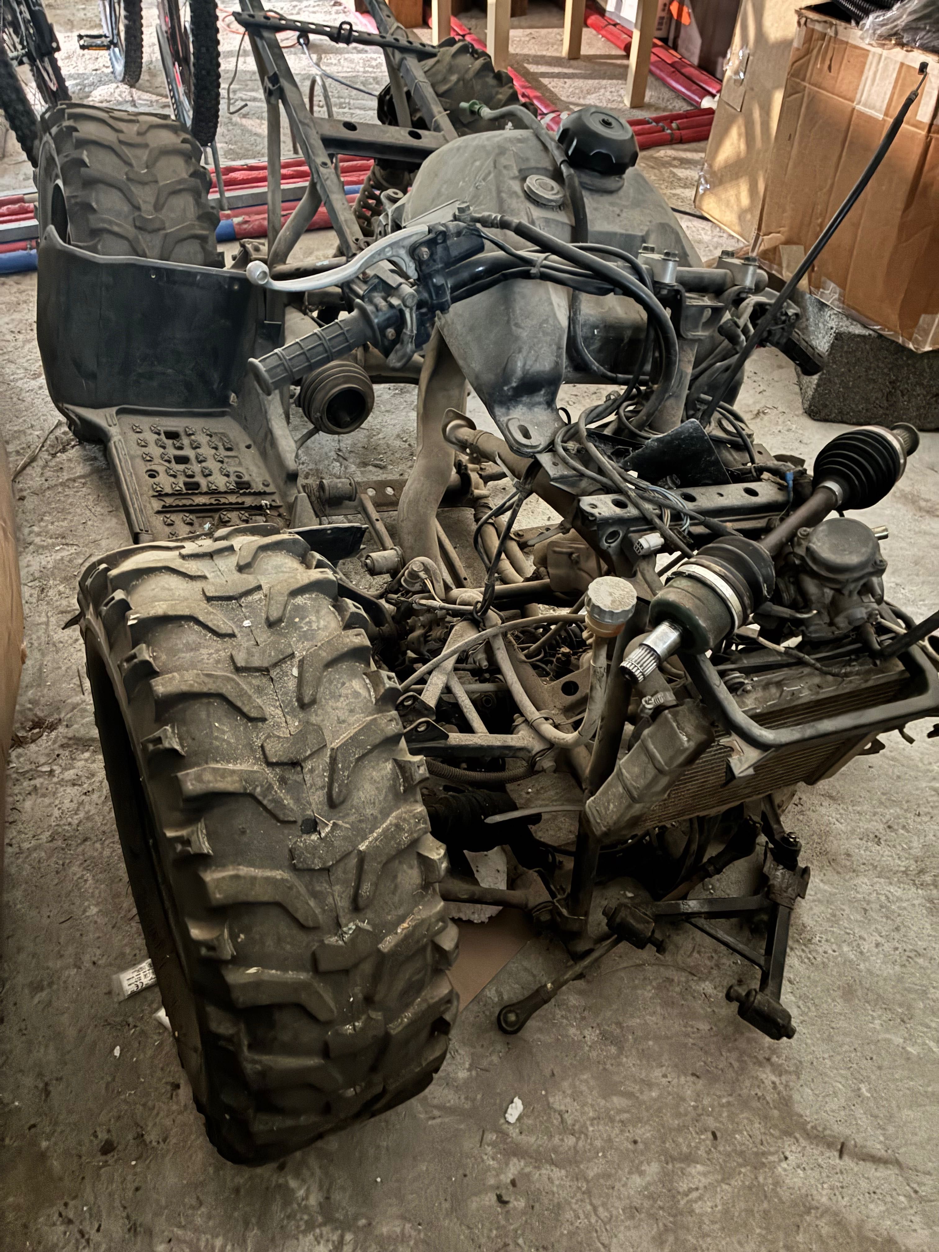 Rama Kodiak 400 silnik w częściach