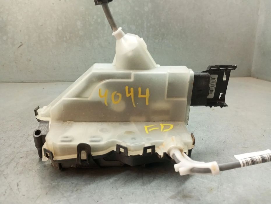 Fechadura / fecho porta frente direito OPEL Corsa F