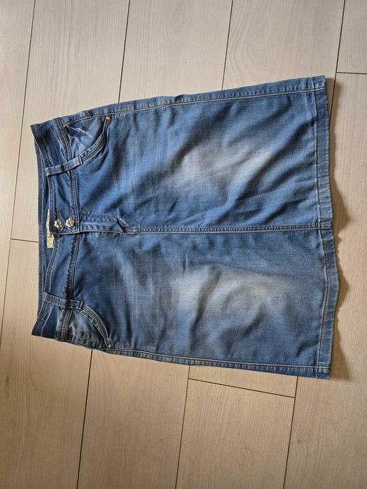 Jeansowa spódnica midi