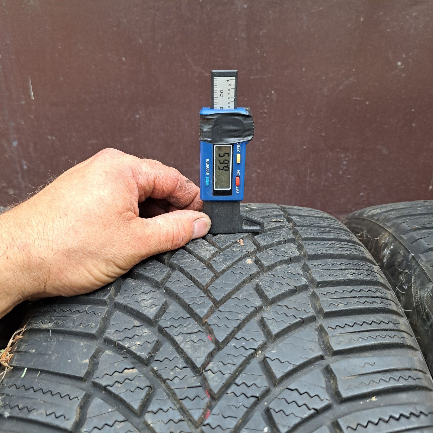 Opony zimowe R19 225/40/19 Bridgestone Blizzak LM005